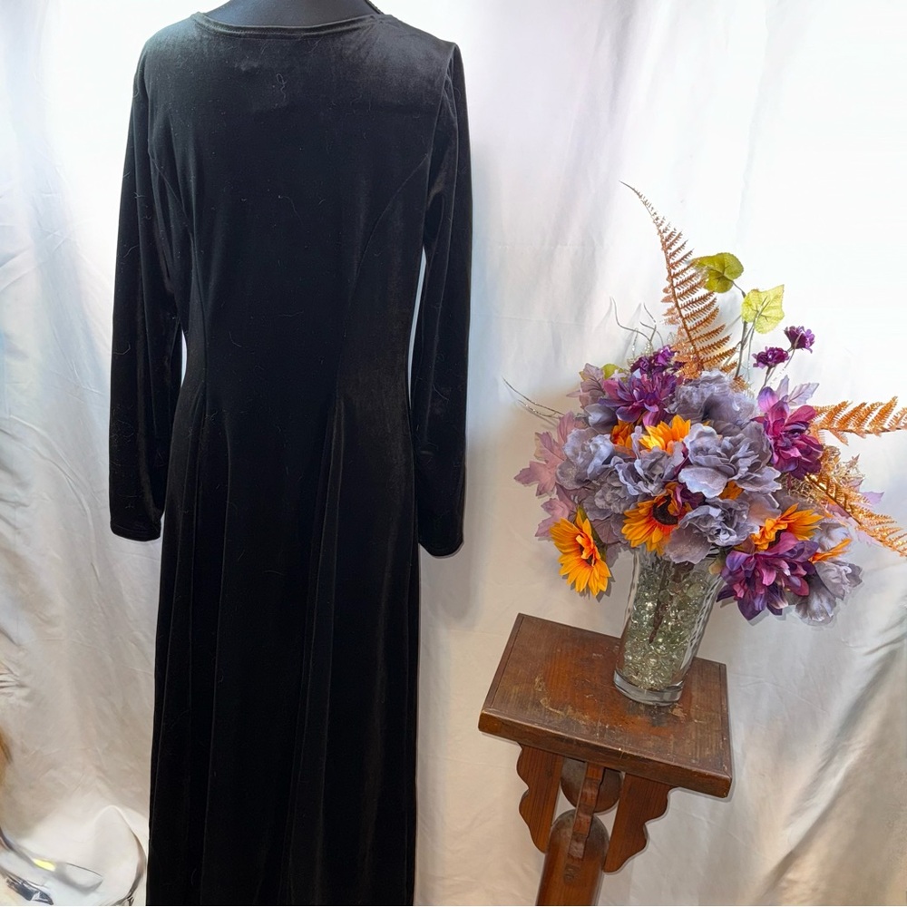 Stonebridge Black Velvet Maxi Dress Long Sleeve Scoop Neck Size 10 - Picture 3 of 7